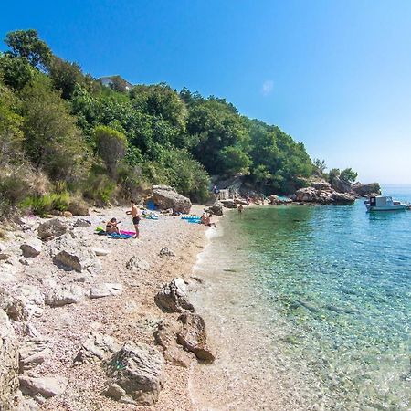 Holiday House Nova Stara Baska Bagian luar foto