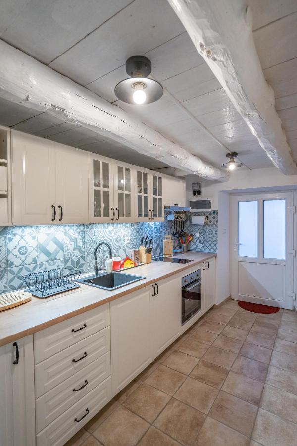 Holiday House Nova Stara Baska Bagian luar foto