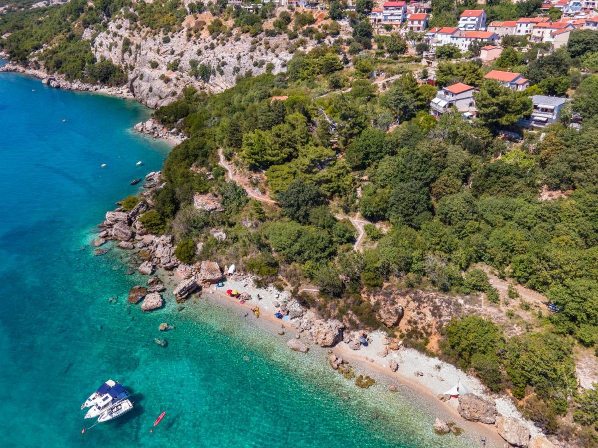 Holiday House Nova Stara Baska Bagian luar foto