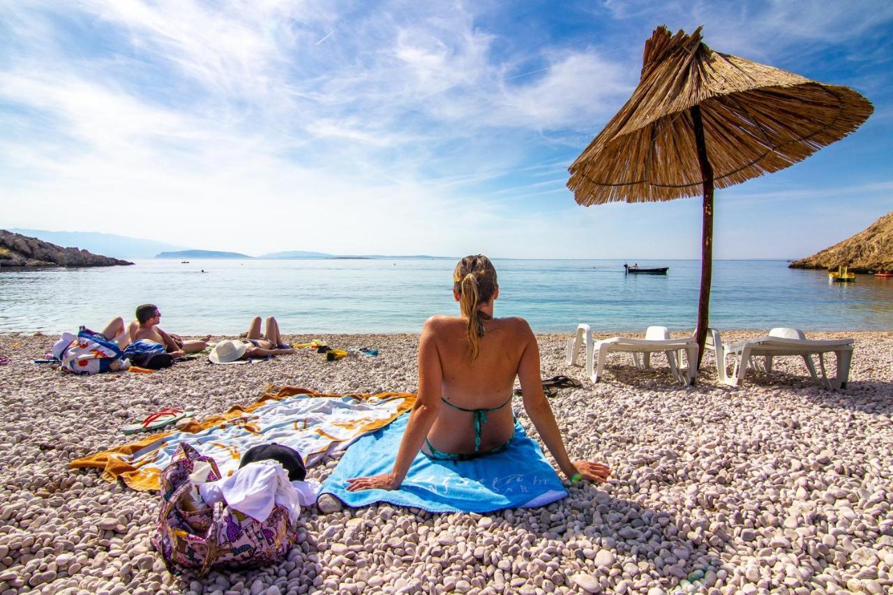 Holiday House Nova Stara Baska Bagian luar foto