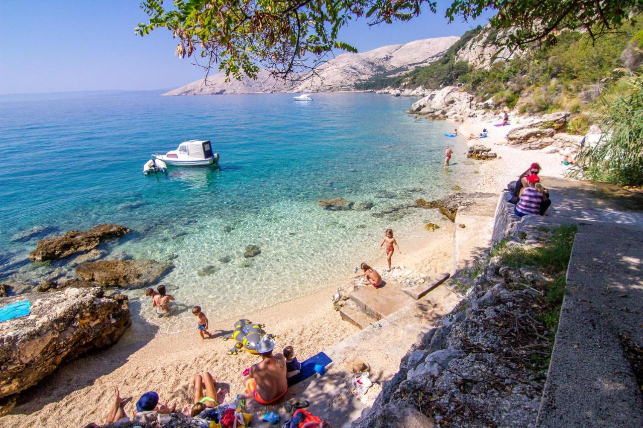 Holiday House Nova Stara Baska Bagian luar foto
